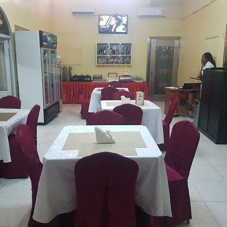 Hotel Relax Kinshasa Eksteriør billede